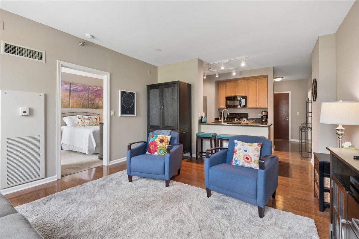 1255 South State Street, Unit 609 Chicago, IL 60605 - Photo 4 of 12