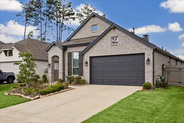 $2,350 | 15823 Bird Of, Conroe, TX 77302