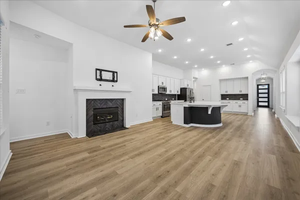 $2,350 | 15823 Bird Of, Conroe, TX 77302