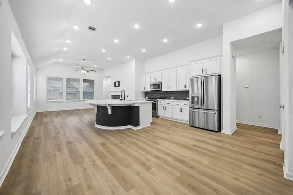 $2,350 | 15823 Bird Of, Conroe, TX 77302