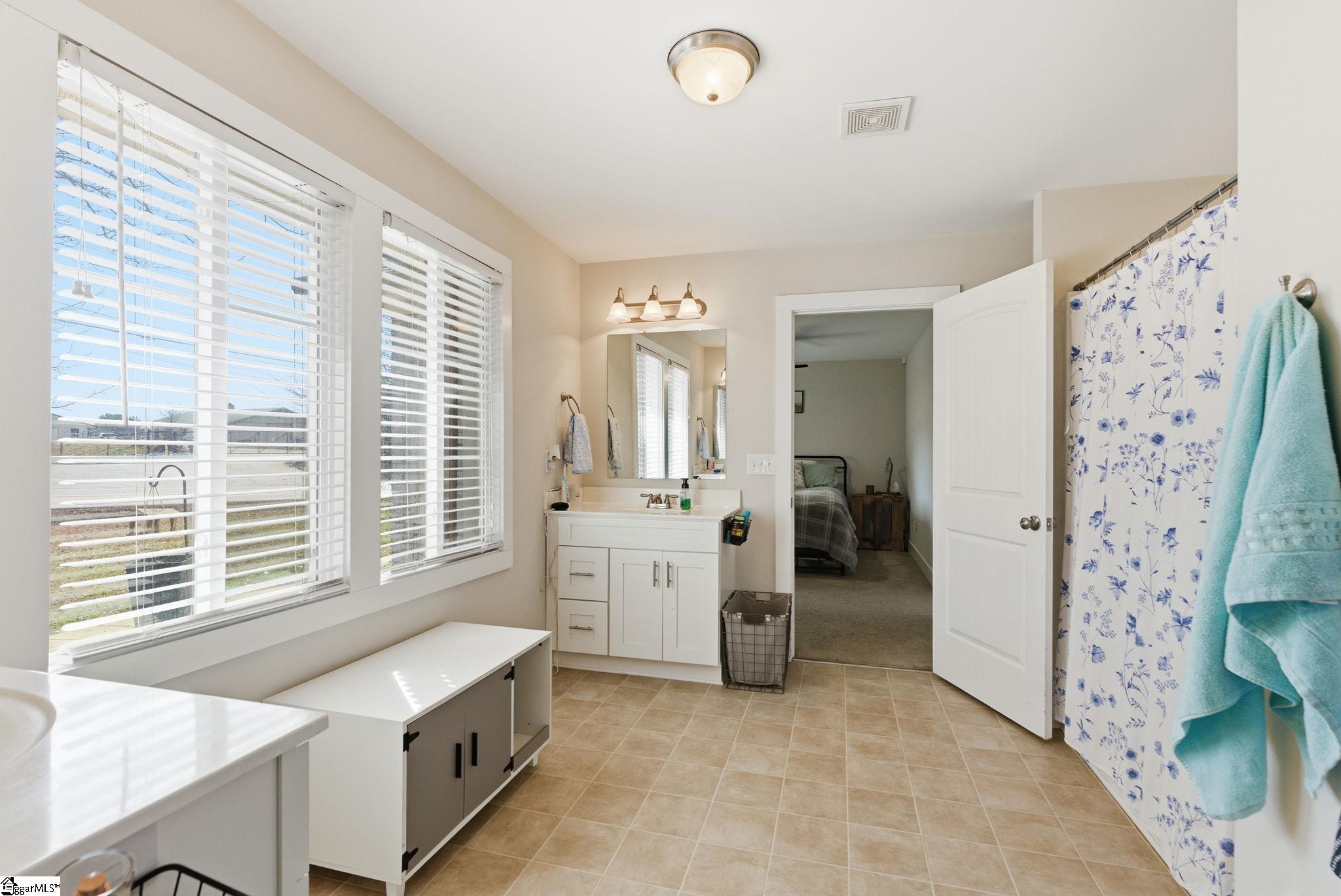 709 Old Rutherford Road Taylors, SC 29687 - Photo 17 of 39 Gallery Image 17