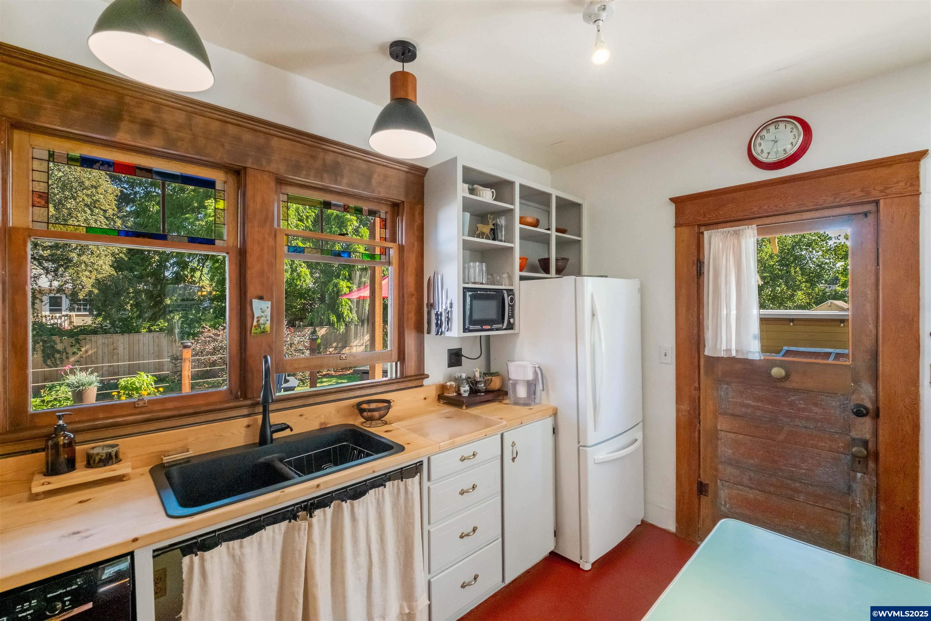 813 Southwest 10th Avenue Albany, OR 97321 - Photo 15 of 50 Gallery Image 15