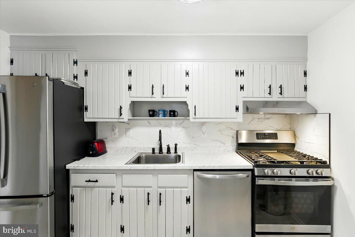 9272 Adelphi Road, Unit 103 Hyattsville, MD 20783 - Photo 5 of 15 Gallery Image 5