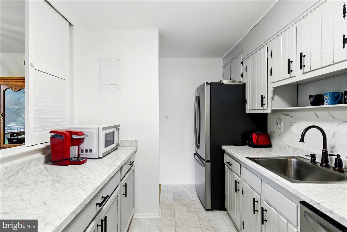 9272 Adelphi Road, Unit 103 Hyattsville, MD 20783 - Photo 7 of 15 Gallery Image 7