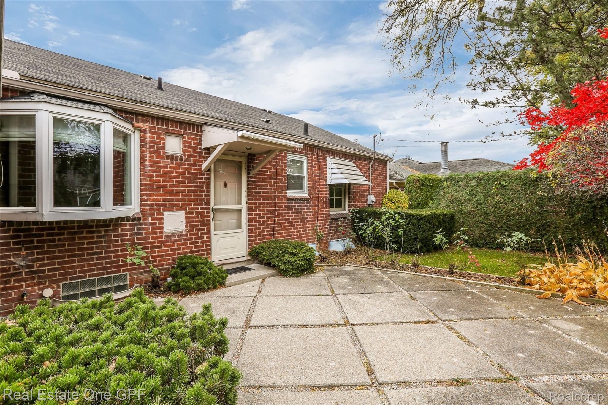 457 Lexington Road Grosse Pointe, MI 48236 - Photo 20 of 26 23-print-457 Lexington Road0022.JPG