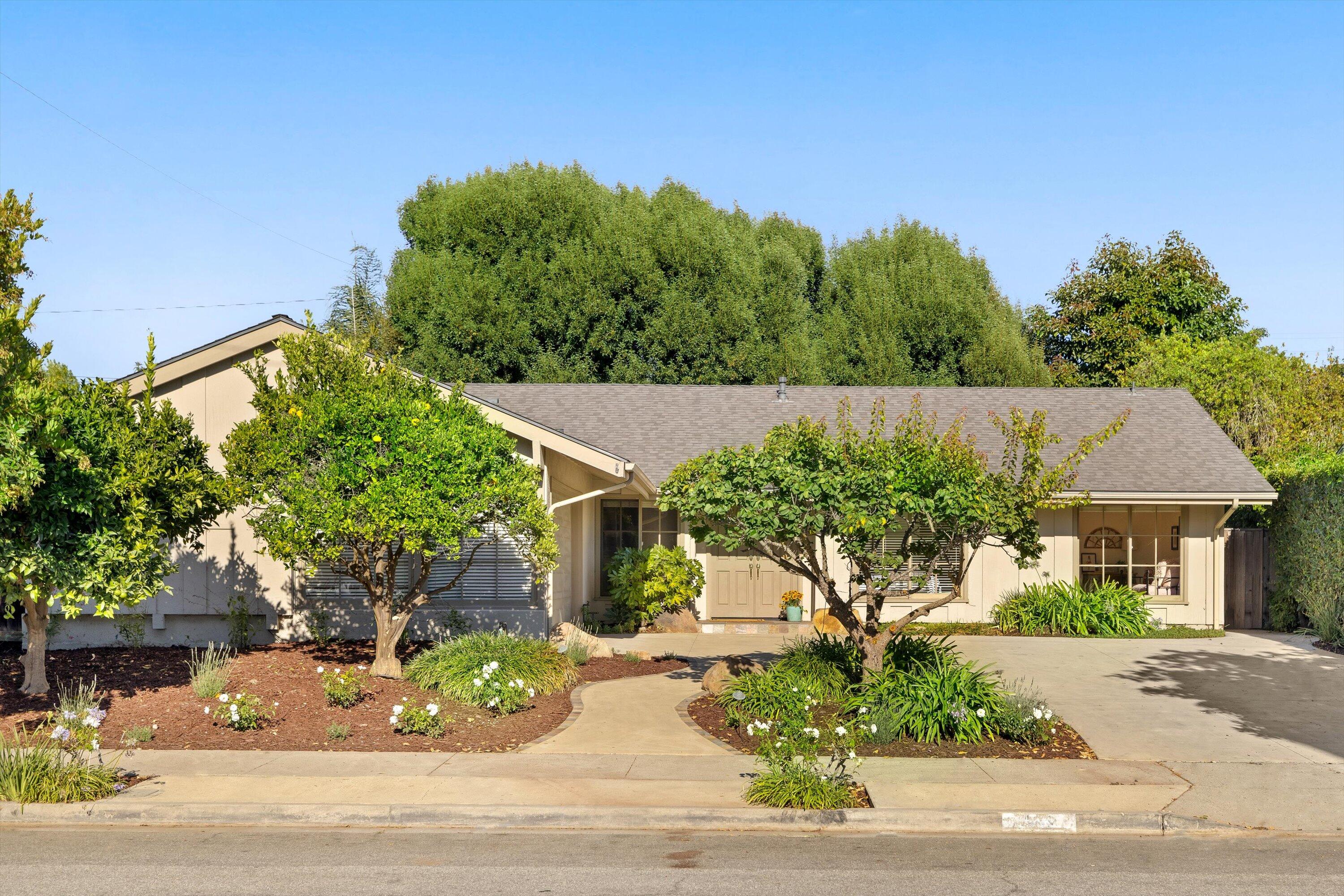 488 Wakefield Road Goleta, CA 93117 - Photo 2 of 43 07-7L5A3157