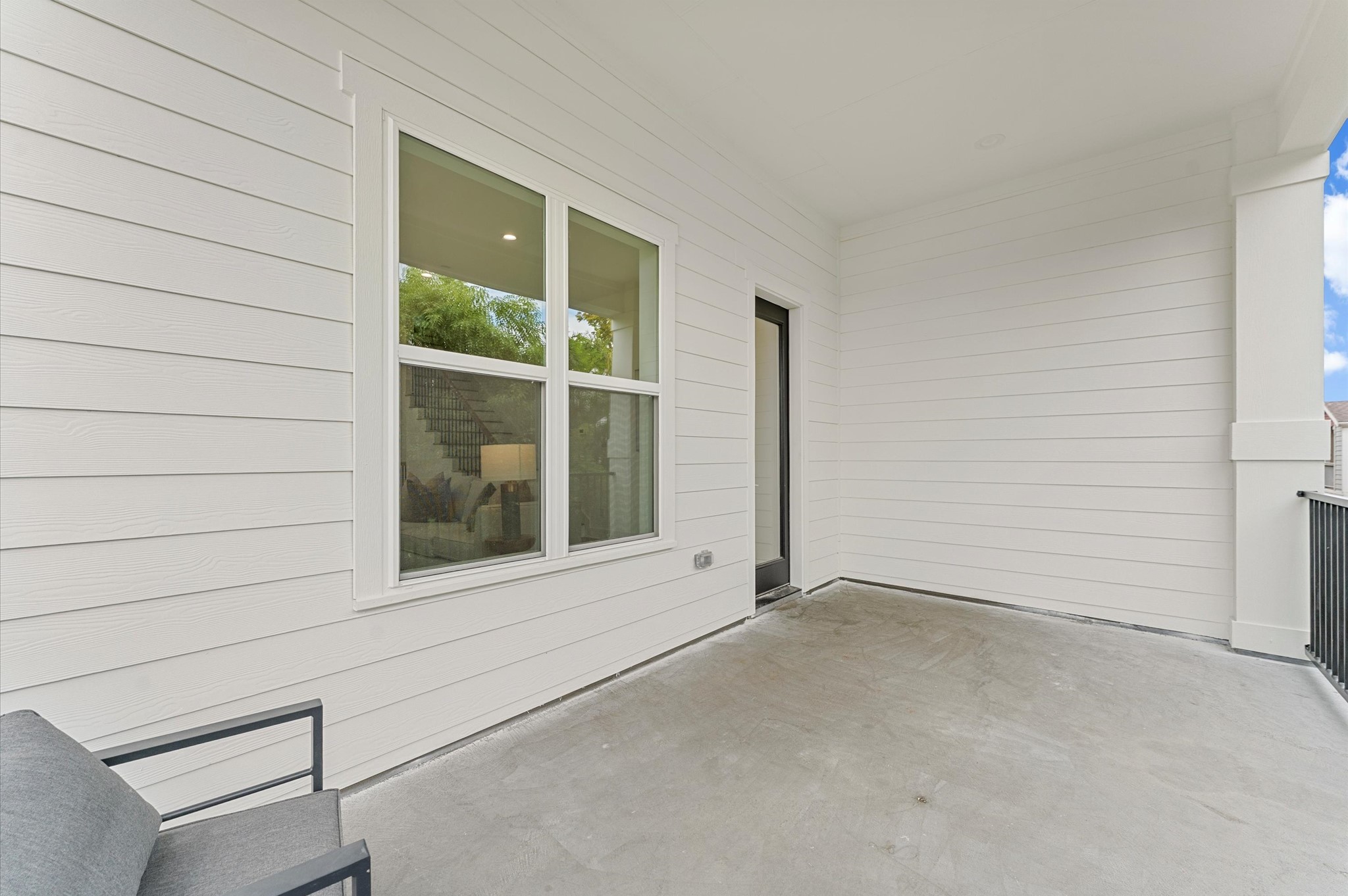 4129 De George Street Houston, TX 77009 - Photo 24 of 46 a view of an empty room with a window