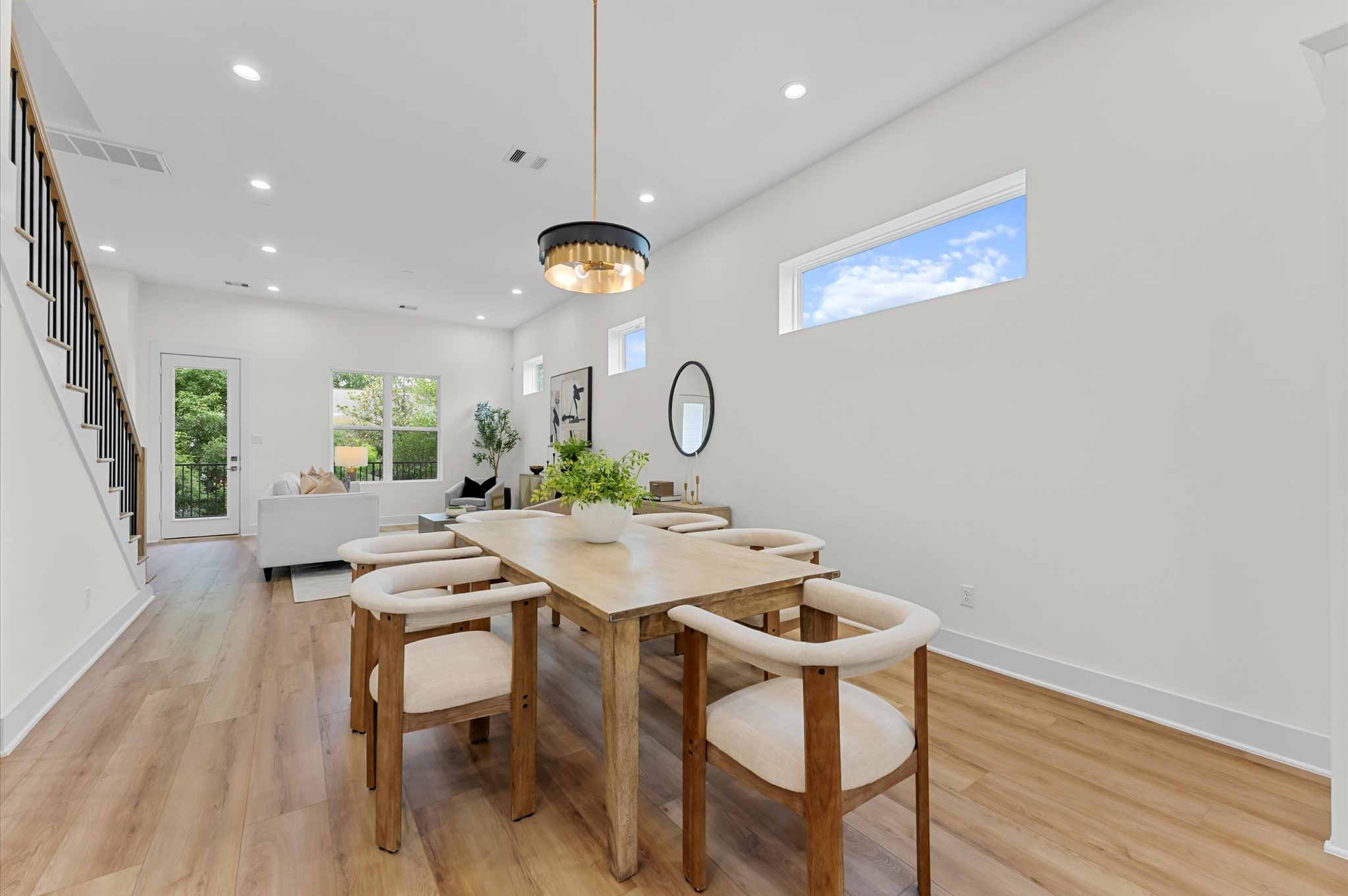 4129 De George Street Houston, TX 77009 - Photo 3 of 46 Dining