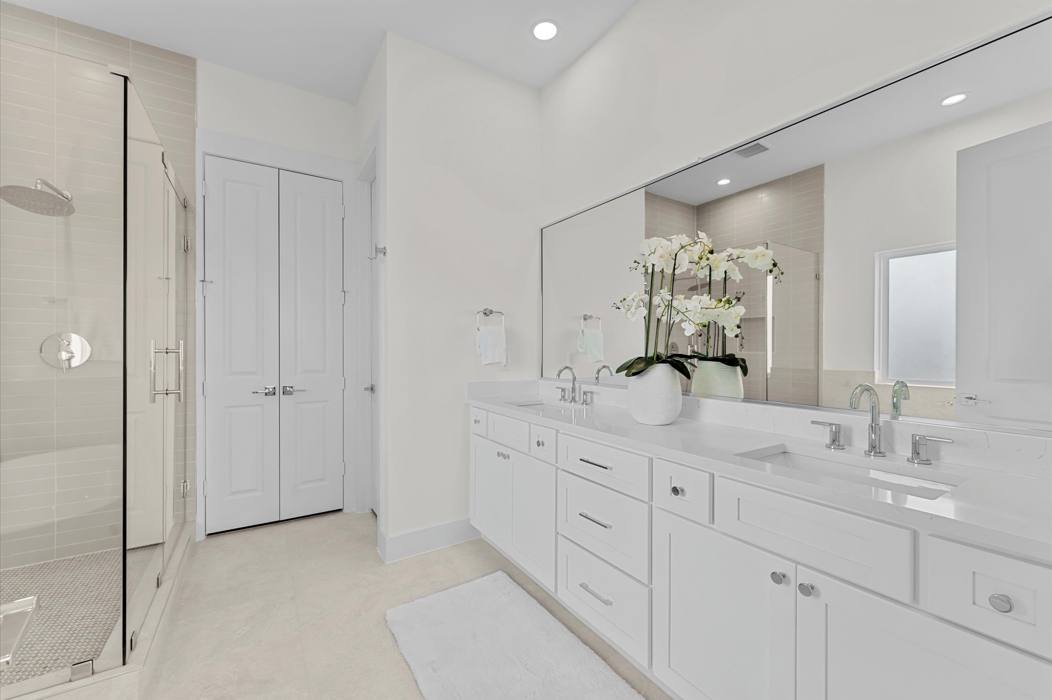 4129 De George Street Houston, TX 77009 - Photo 9 of 46 Primary Bathroom