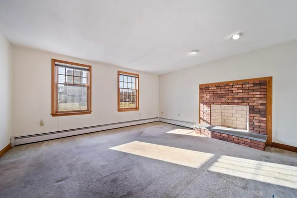 $720,000 | 100 School Street, Salem, NH 03079