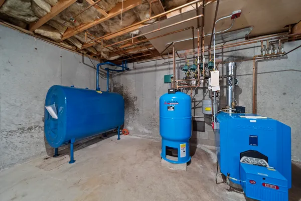 $720,000 | 100 School Street, Salem, NH 03079