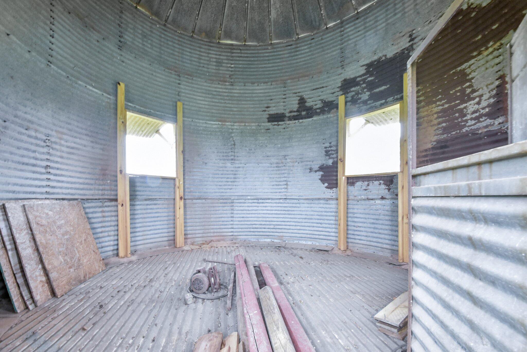 1200 Markley Road London, OH 43140 - Photo 9 of 43 Silo/Possible walk up bar!