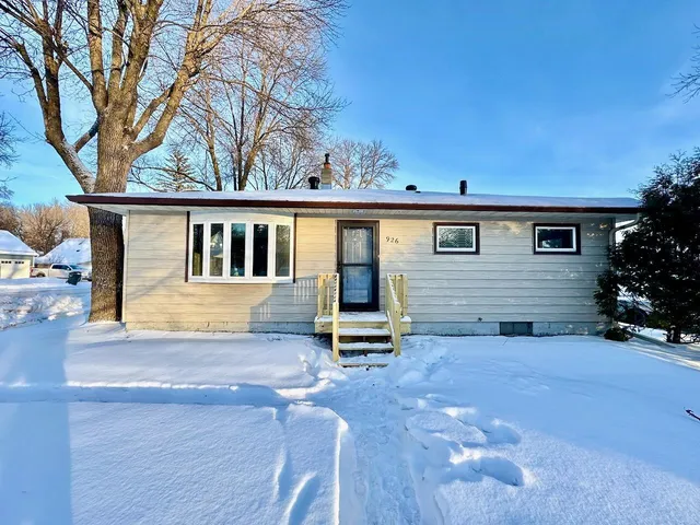 $249,900 | 926 North Aurdal Avenue, Fergus Falls, MN 56537