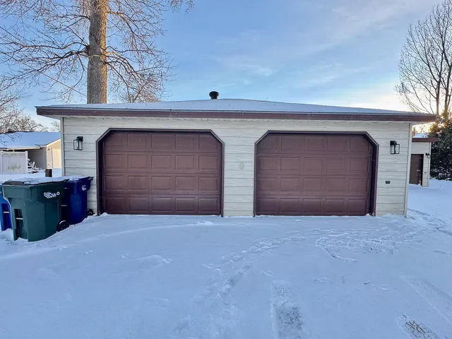 $249,900 | 926 North Aurdal Avenue, Fergus Falls, MN 56537