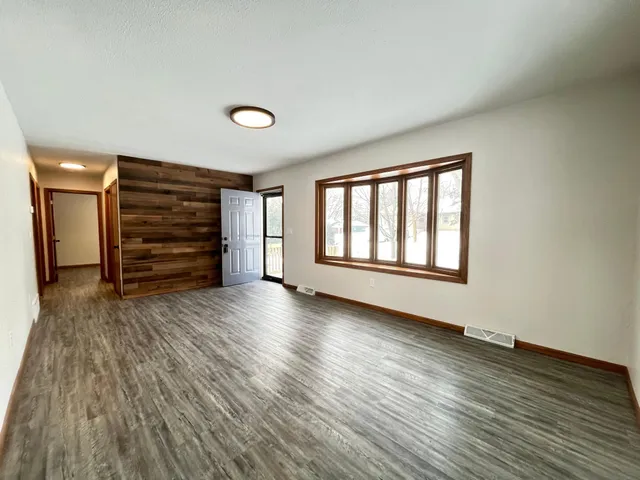 $249,900 | 926 North Aurdal Avenue, Fergus Falls, MN 56537