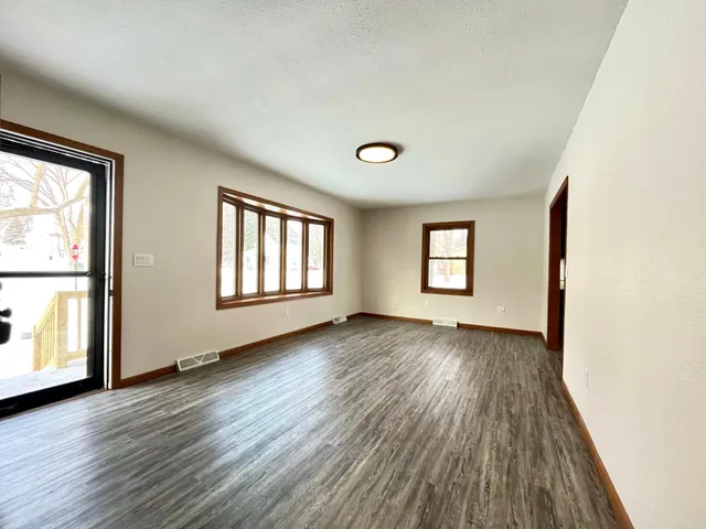 $249,900 | 926 North Aurdal Avenue, Fergus Falls, MN 56537