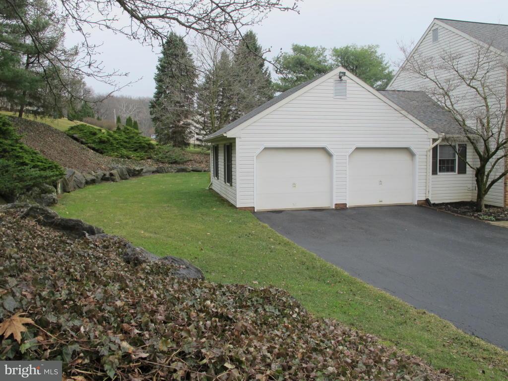 2729 Spring Valley Road Lancaster, PA 17601 - Photo 2 of 32 Gallery Image 2