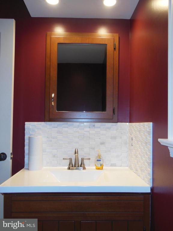 2729 Spring Valley Road Lancaster, PA 17601 - Photo 12 of 32 Gallery Image 12