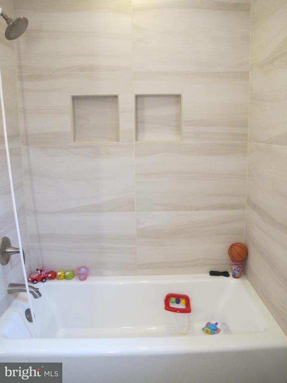 2729 Spring Valley Road Lancaster, PA 17601 - Photo 18 of 32 Gallery Image 18