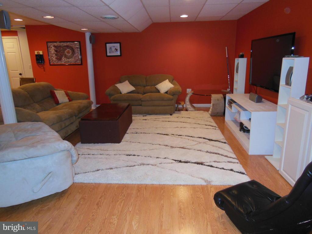 2729 Spring Valley Road Lancaster, PA 17601 - Photo 29 of 32 Gallery Image 29