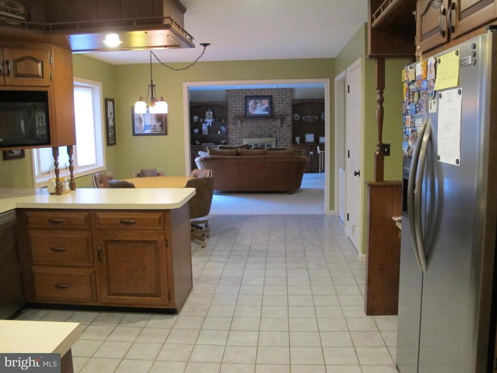 2729 Spring Valley Road Lancaster, PA 17601 - Photo 7 of 32 Gallery Image 7