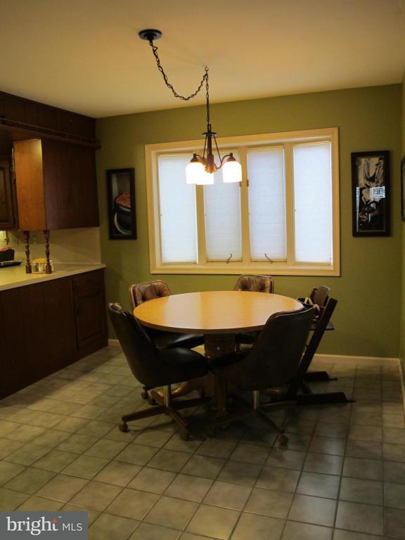 2729 Spring Valley Road Lancaster, PA 17601 - Photo 8 of 32 Gallery Image 8