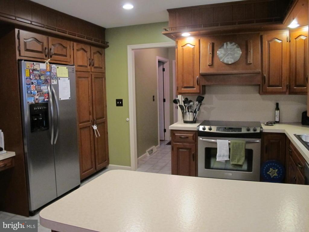 2729 Spring Valley Road Lancaster, PA 17601 - Photo 10 of 32 Gallery Image 10