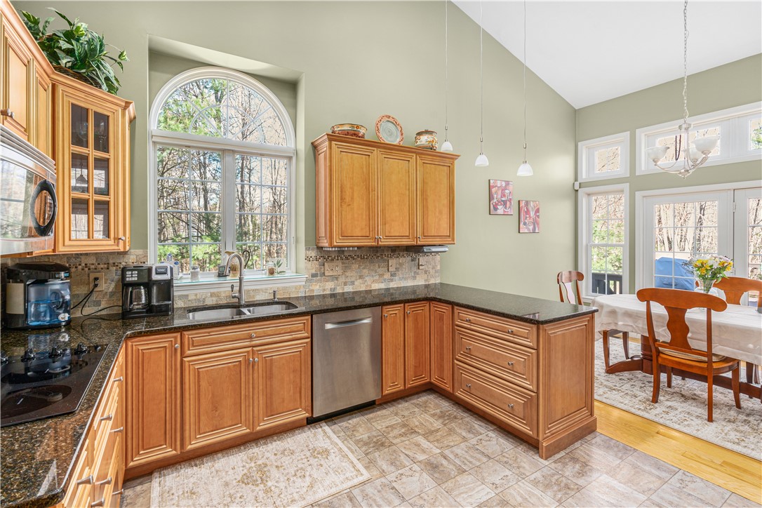 197 Chocolog Road Uxbridge, MA 01569 - Photo 11 of 32 Gallery Image 11