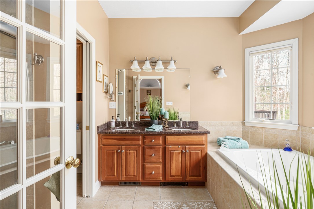 197 Chocolog Road Uxbridge, MA 01569 - Photo 18 of 32 Gallery Image 18