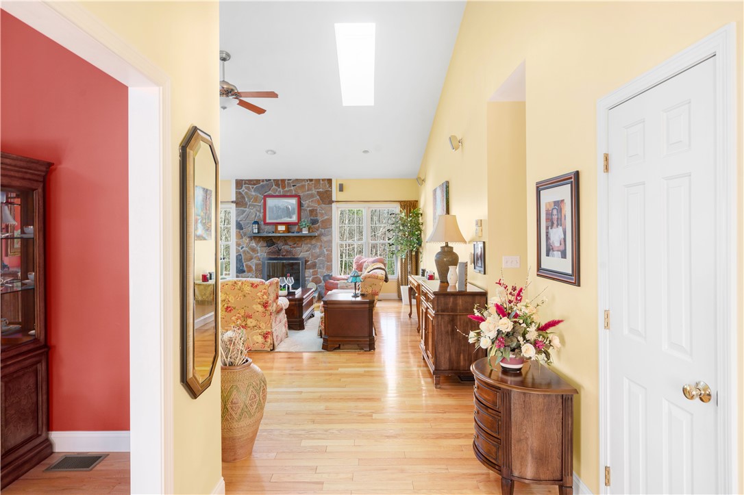 197 Chocolog Road Uxbridge, MA 01569 - Photo 6 of 32 Gallery Image 6