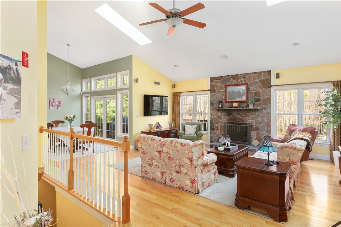 197 Chocolog Road Uxbridge, MA 01569 - Photo 7 of 32 Gallery Image 7