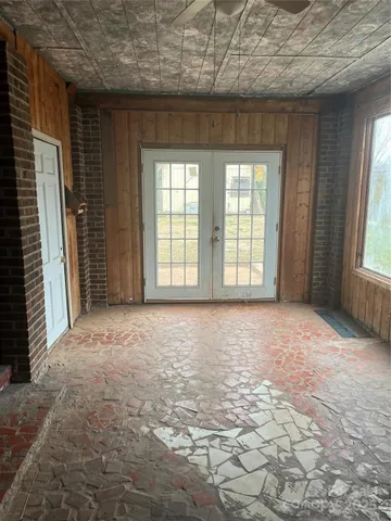 $365,000 | 206 East Catawba Drive, Mount Holly, NC 28120