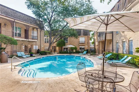 $325,000 | 4312 Bellaire Drive South, Unit 204, Fort Worth, TX 76109