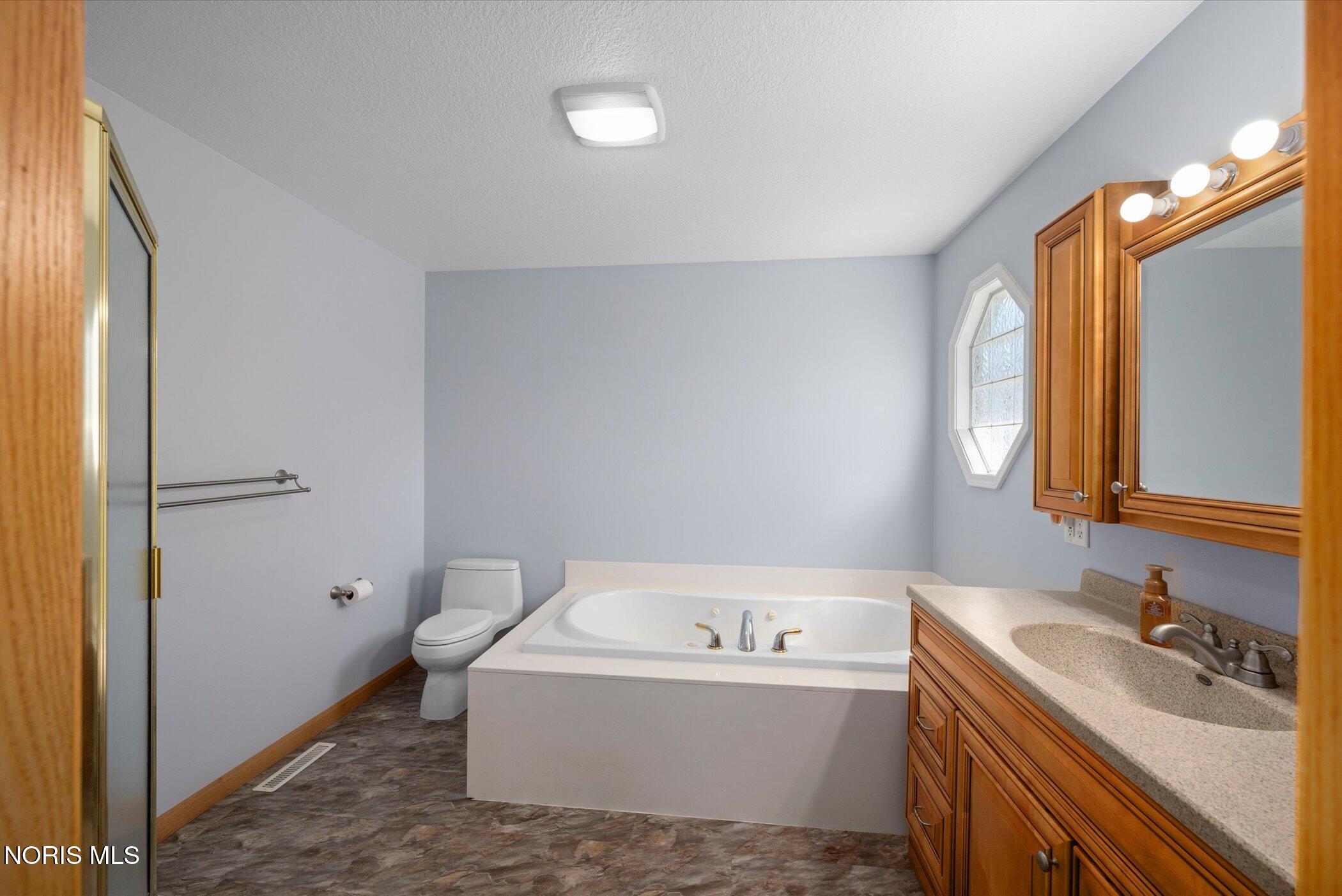 6851 Berridge Road Whitehouse, OH 43571 - Photo 14 of 39 Gallery Image 14