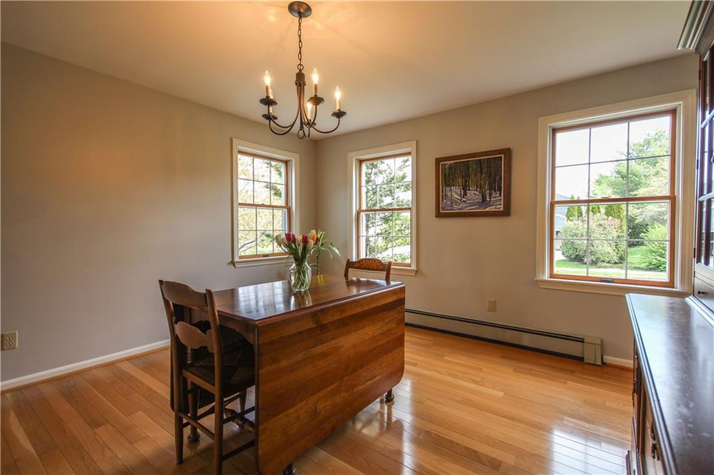 7 Whaleboat Road Portland, ME 04103 - Photo 14 of 34 Sunny dining room.