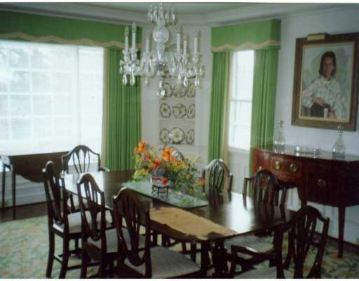 33 Merriman Road Sewickley Heights, PA 15143 - Photo 6 of 8 Dining Room.