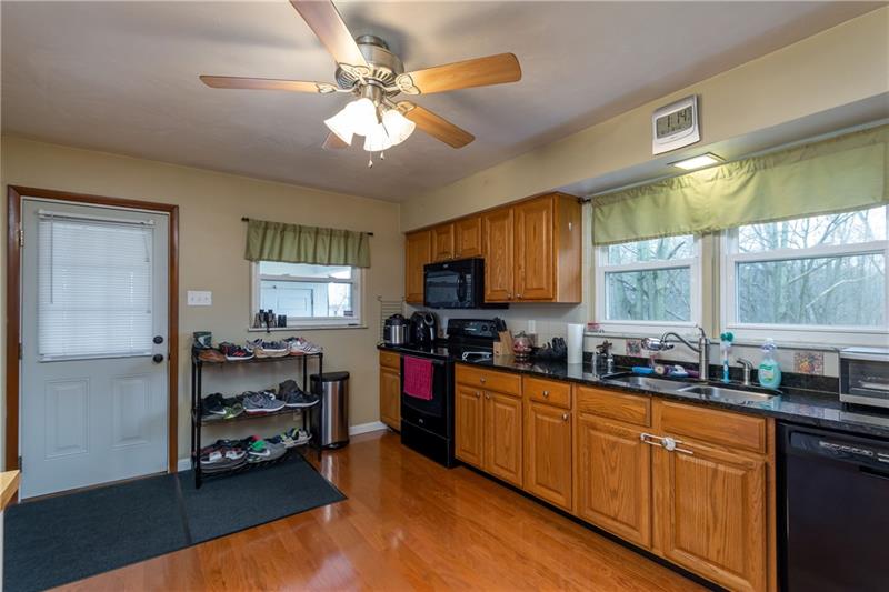 1140 Meridian Road Renfrew, PA 16053 - Photo 15 of 25