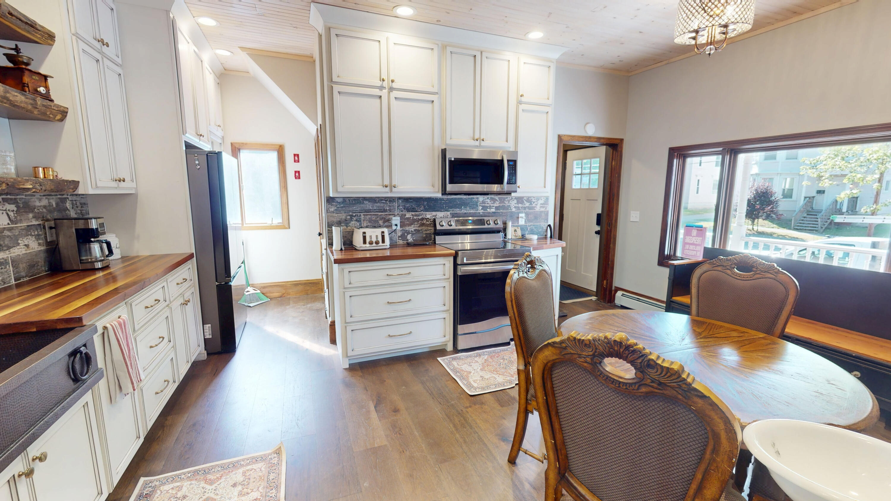 84 Cedar Street Bangor, ME 04401 - Photo 5 of 40 5