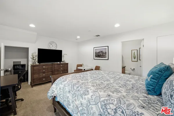 $7,000 | 5911 Saturn Street, Los Angeles, CA 90035