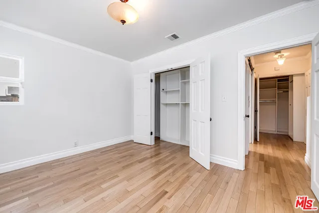 $1,395,000 | 10530 Moorpark Street, Toluca Lake, CA 91602