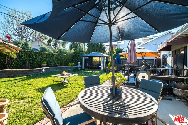 $1,395,000 | 10530 Moorpark Street, Toluca Lake, CA 91602