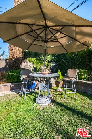 $1,395,000 | 10530 Moorpark Street, Toluca Lake, CA 91602