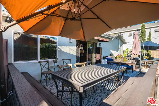 $1,395,000 | 10530 Moorpark Street, Toluca Lake, CA 91602