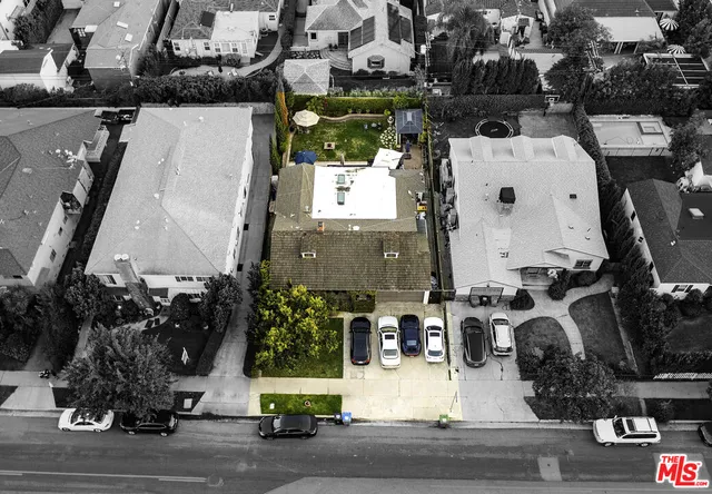 $1,395,000 | 10530 Moorpark Street, Toluca Lake, CA 91602