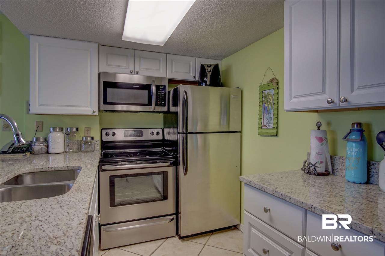 645 Plantation Road, Unit 6605 Gulf Shores, AL 36542 - Photo 9 of 28 Kitchen
