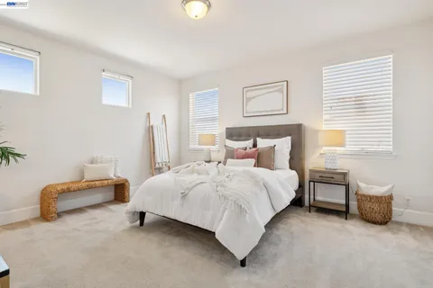 $2,599,000 | 5 Stirling Way, Hayward, CA 94542