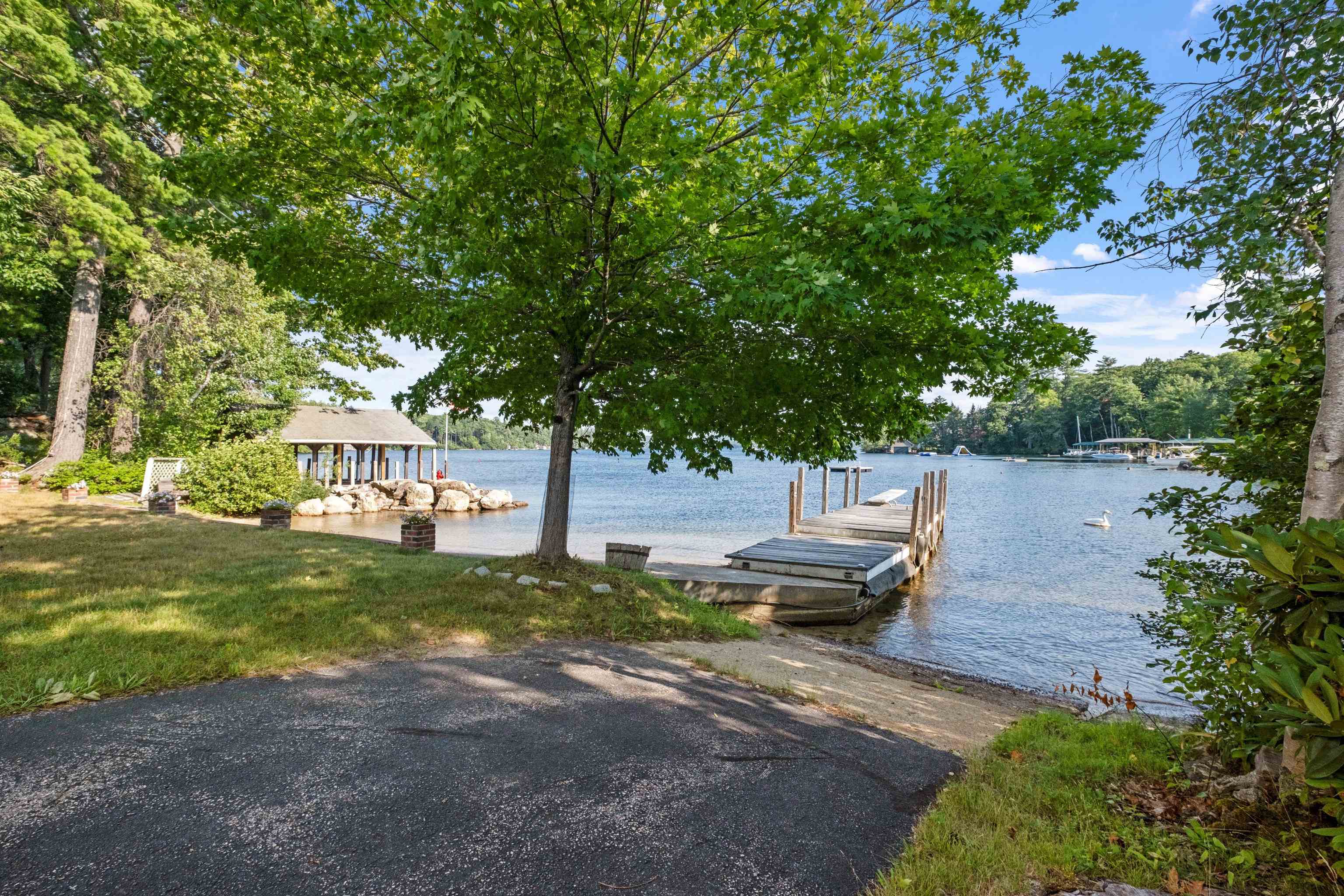 208 Forest Road Wolfeboro, NH 03894 - Photo 16 of 38