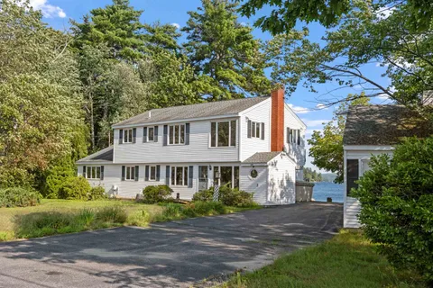 $2,595,000 | 208 Forest Road, Wolfeboro, NH 03894