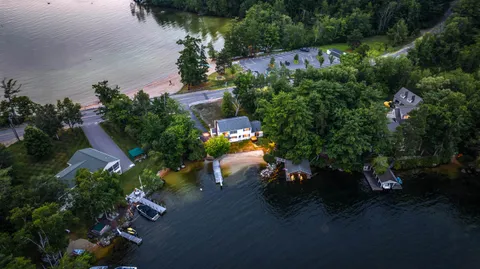$2,595,000 | 208 Forest Road, Wolfeboro, NH 03894
