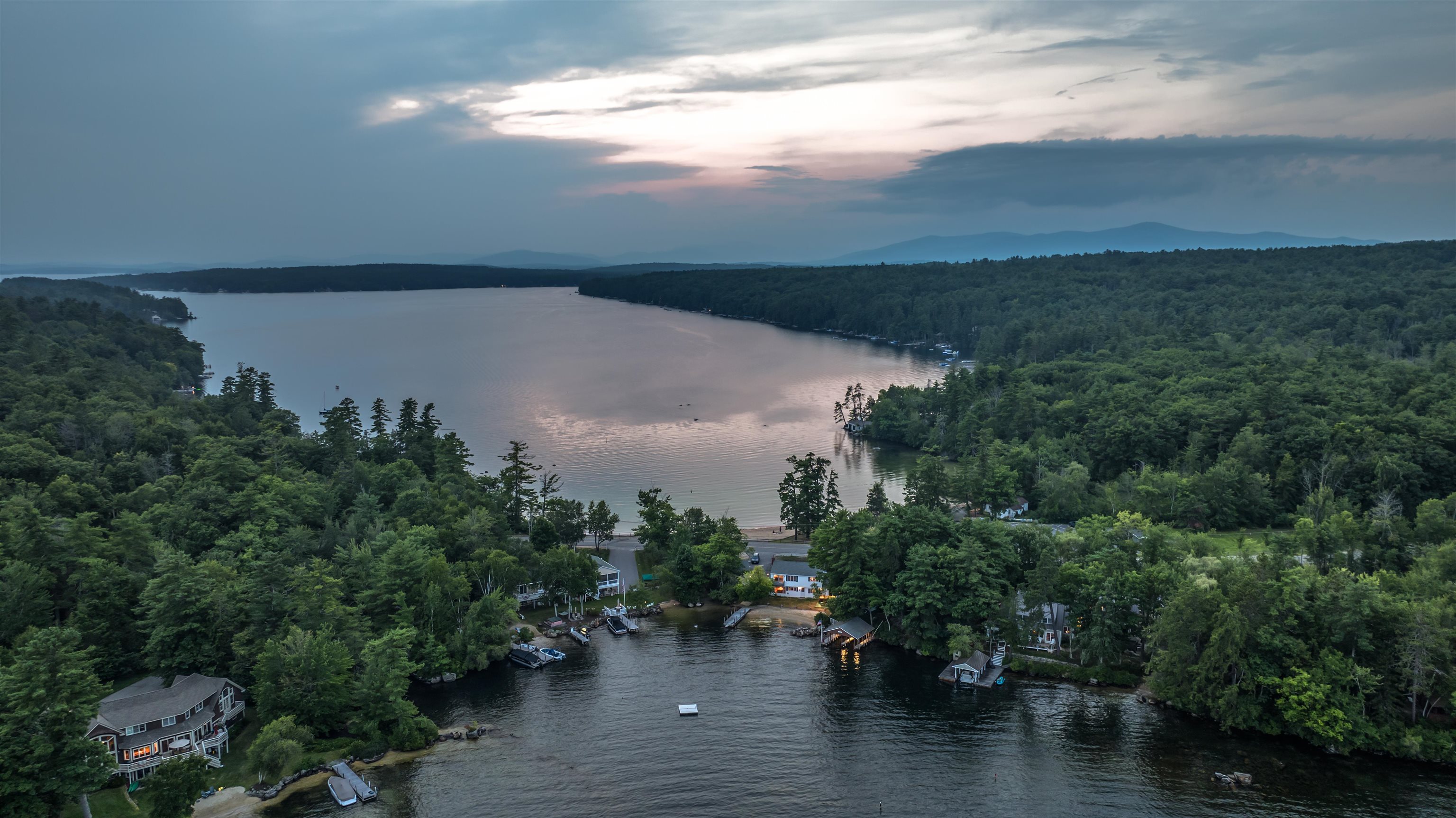 208 Forest Road Wolfeboro, NH 03894 - Photo 4 of 38